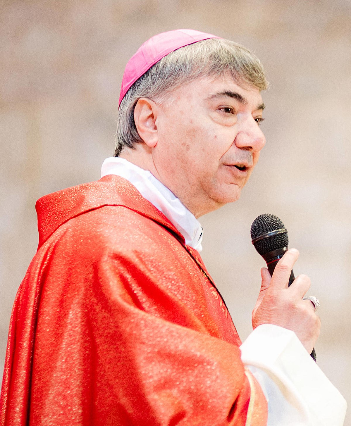 Pro Vita adesso attacca anche le diocesi: “No alle iniziative Lgbt+ nelle chiese”.